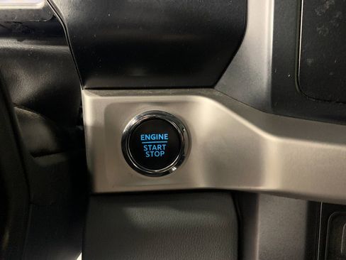 Used 2024 Ford F250 XLT w/ Black Appearance Package image 17