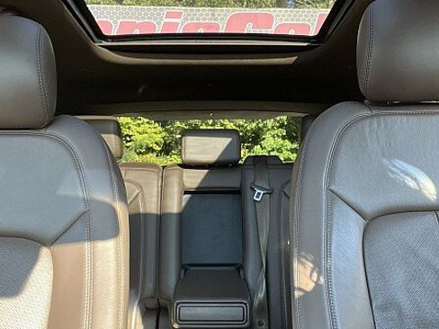 Used 2018 Lincoln MKX Reserve w/ Driver Assistance Package FWD image 13