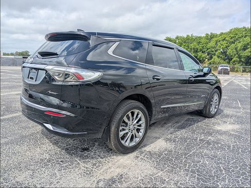Used 2023 Buick Enclave Avenir AWD/4WD image 7