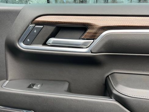 Used 2024 Chevrolet Silverado 1500 LT Trail Boss w/ Convenience Package II image 17