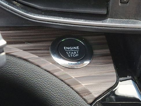 Certified 2022 Ford Explorer Limited w/ Limited Technology Package image 31