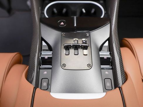 Certified 2025 Ferrari Purosangue image 27