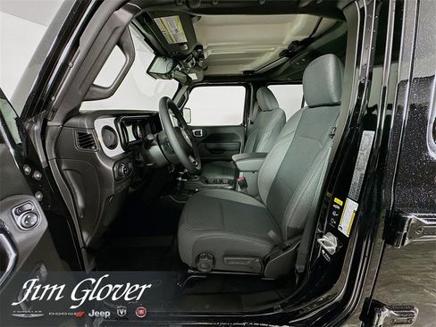 New 2025 Jeep Gladiator Sport image 29