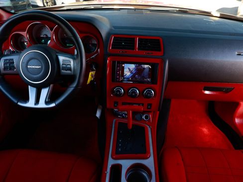 Used 2014 Dodge Challenger R/T image 19