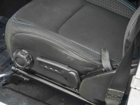 Used 2024 Jeep Wrangler Unlimited Rubicon 4xe AWD/4WD image 31