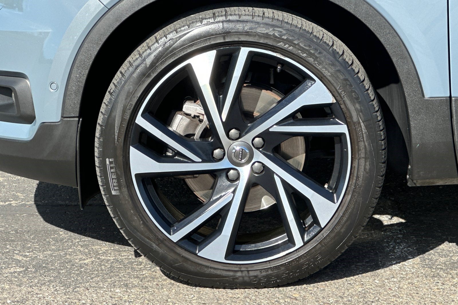 Used 2020 Volvo XC40 T5 R-Design AWD/4WD image 38