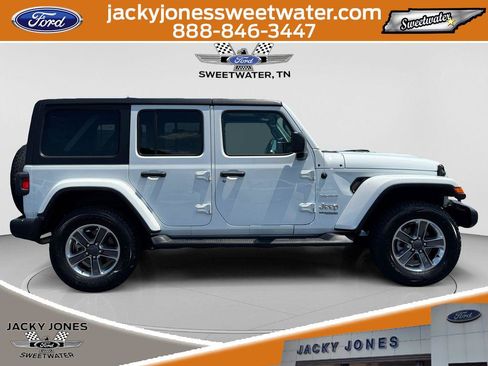 Used 2021 Jeep Wrangler Unlimited Sahara AWD/4WD image 6
