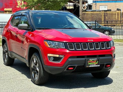 Used 2018 Jeep Compass Trailhawk w/ Navigation Group AWD/4WD image 3