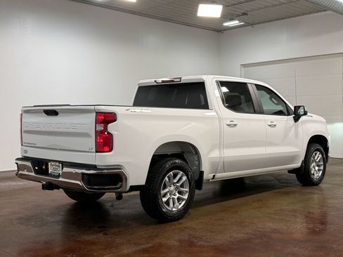 Used 2023 Chevrolet Silverado 1500 LT AWD/4WD image 4