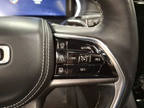 Used 2021 Jeep Grand Cherokee L Overland w/ Luxury Tech Group IV AWD/4WD image 25