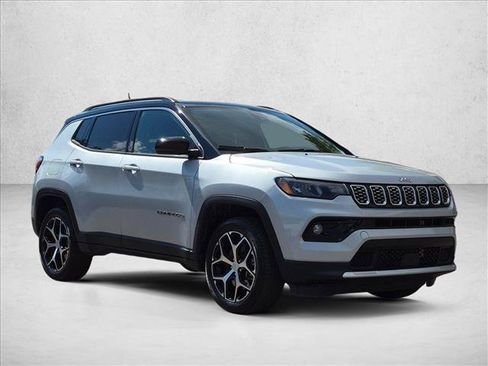 Used 2024 Jeep Compass Limited w/ Sun and Sound Group AWD/4WD image 3