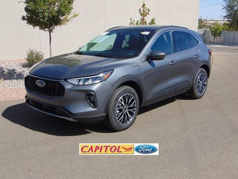 Certified 2026 Ford Escape SE FWD image 1