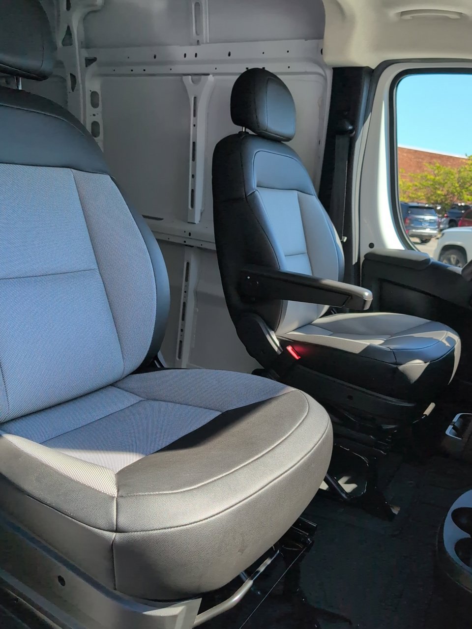 Used 2024 RAM ProMaster 2500 w/ Quick Order Package 22G SLT FWD image 14