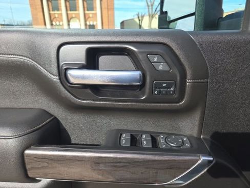 Used 2022 Chevrolet Silverado 3500 LTZ w/ LTZ Texas Edition image 10