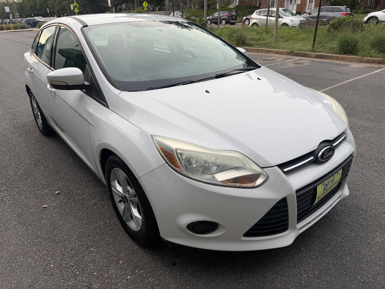Used 2013 Ford Focus SE w/ SE Winter Pkg FWD image 8