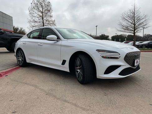 Used 2025 Genesis G70 2.5T image 4