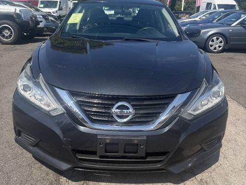 Used 2018 Nissan Altima 2.5 S w/ S Convenience Package FWD image 10