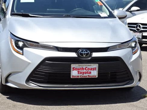Used 2024 Toyota Corolla LE FWD image 4