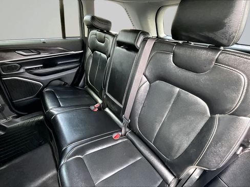 Used 2023 Jeep Grand Cherokee 4WD 4xe w/ Luxury Tech Group II image 13