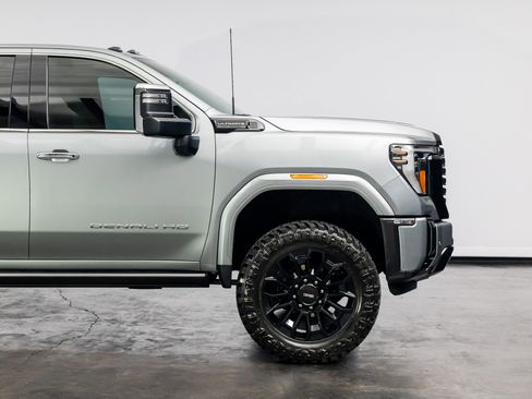 Used 2024 GMC Sierra 2500 Denali Ultimate image 24