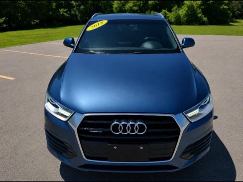 Used 2018 Audi Q3 2.0T Premium w/ Convenience Package AWD/4WD image 2