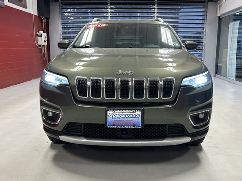 Used 2019 Jeep Cherokee Limited w/ Luxury Group AWD/4WD image 12