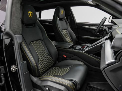 Used 2022 Lamborghini Urus AWD/4WD image 52