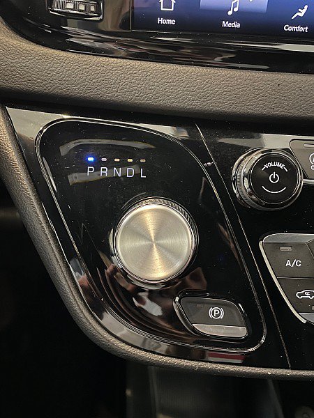 Used 2026 Chrysler Pacifica Select FWD image 15