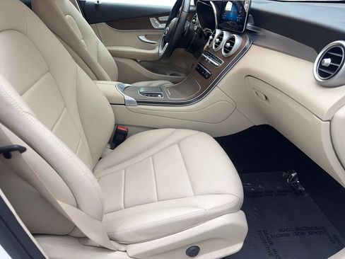 Used 2022 Mercedes-Benz GLC 300 w/ Premium Package Lite image 42