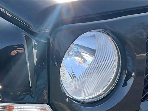 Used 2015 Jeep Patriot Limited image 31