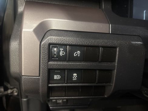 Used 2024 Toyota Tacoma SR5 AWD/4WD image 17