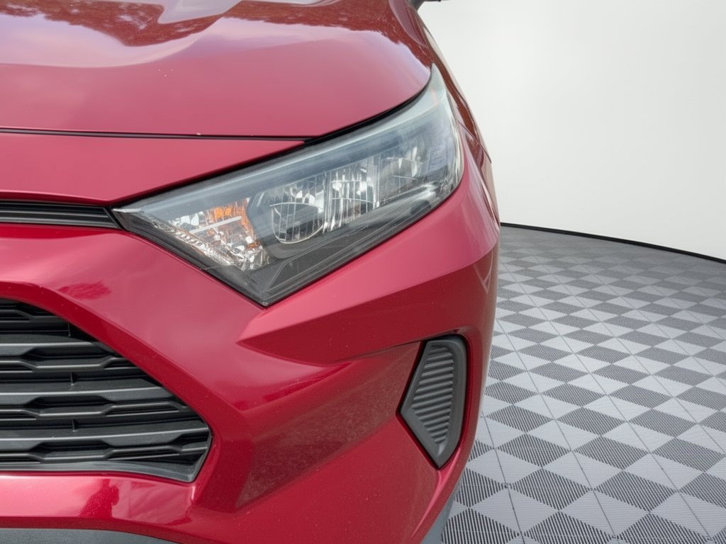 Used 2020 Toyota RAV4 LE FWD image 12