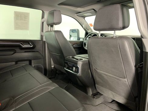 Used 2024 GMC Sierra 3500 SLT w/ SLT Convenience Package image 27