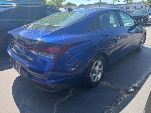 Used 2023 Hyundai Elantra SE FWD image 11