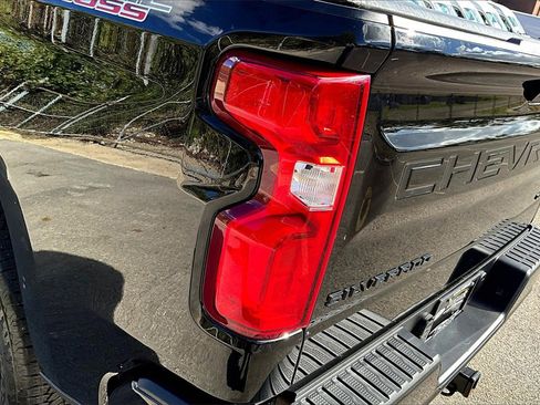 Used 2022 Chevrolet Silverado 1500 Custom Trail Boss w/ LPO, Dark Essentials Package image 28