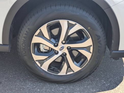 Certified 2022 Subaru Outback Touring AWD/4WD image 11