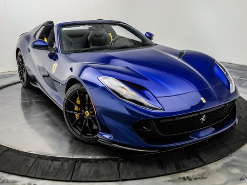 Used 2023 Ferrari 812 GTS RWD image 33