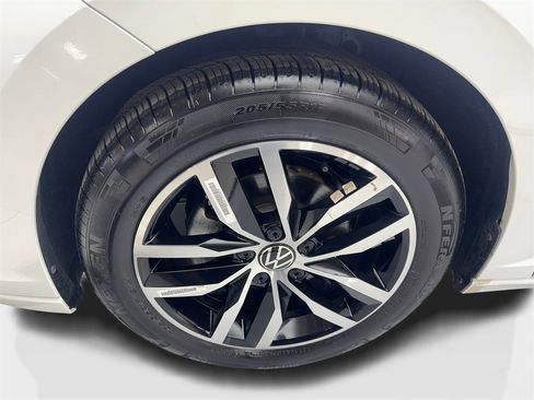 Used 2025 Volkswagen Jetta SE w/ Sunroof Package image 84