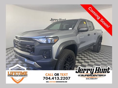 Used 2025 Chevrolet Colorado Trail Boss AWD/4WD image 1