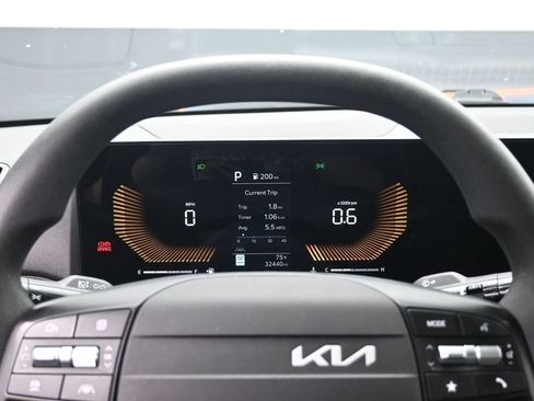 Used 2025 Kia K4 FWD image 12