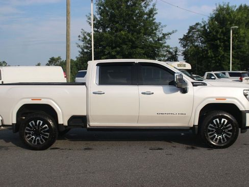 Used 2025 GMC Sierra 2500 Denali Ultimate AWD/4WD image 8