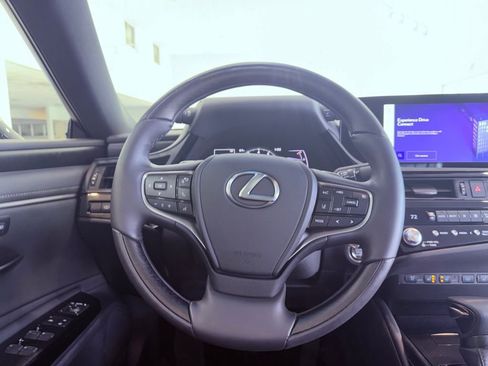 Certified 2024 Lexus ES 350 w/ Luxury Package image 18