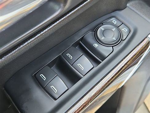 Used 2023 GMC Sierra 3500 SLE image 17