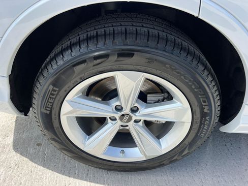 Certified 2025 Audi Q7 3.0T Premium w/ Convenience Package image 17