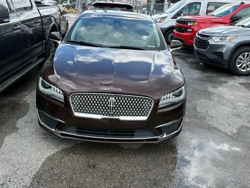 Used 2019 Lincoln MKZ Premiere image 2