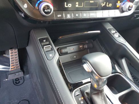Used 2022 Kia Telluride SX w/ SX Prestige Package AWD/4WD image 21