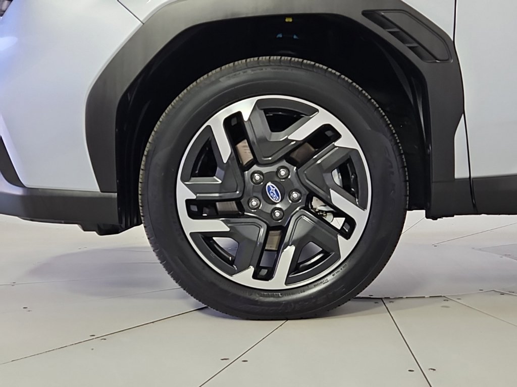 Certified 2025 Subaru Forester Limited AWD/4WD image 5