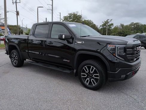 Used 2023 GMC Sierra 1500 AT4 w/ Technology Package AWD/4WD image 2