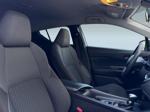 Used 2021 Toyota C-HR LE FWD image 30