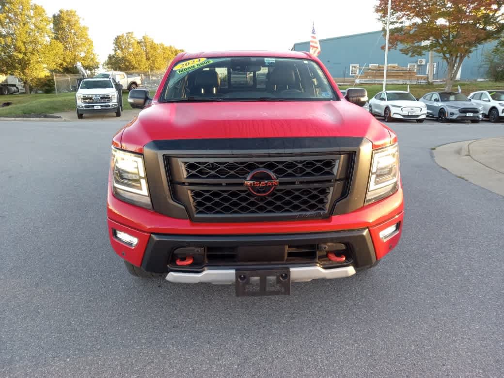Used 2024 Nissan Titan PRO-4X w/ Pro-4x Convenience Package AWD/4WD image 3